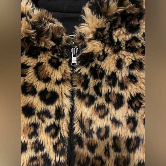 Victoria’s Secret PINK Limited Edition 2011 Fashion Show Leopard Fur Hoodie-EUC - Picture 4 of 8